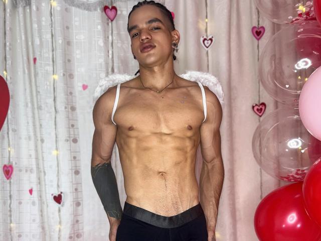 AlexBernal - Live porn &amp; sex cam - 24327841