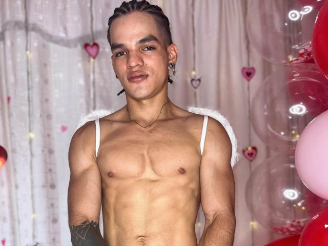 AlexBernal - Live porn &amp; sex cam - 24327873