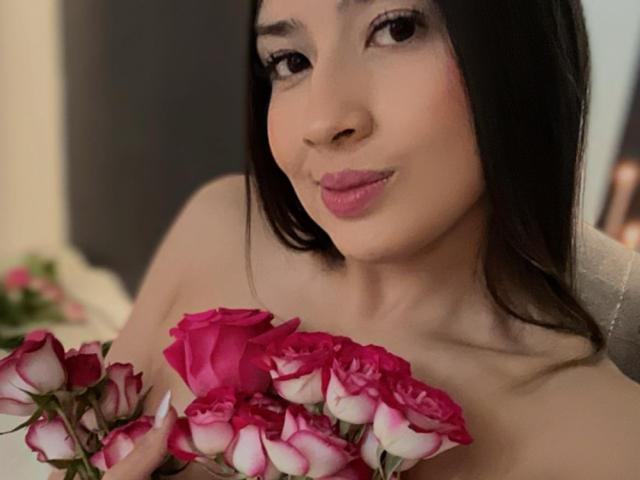 EmmaLombardi - Live porn &amp; sex cam - 24331609