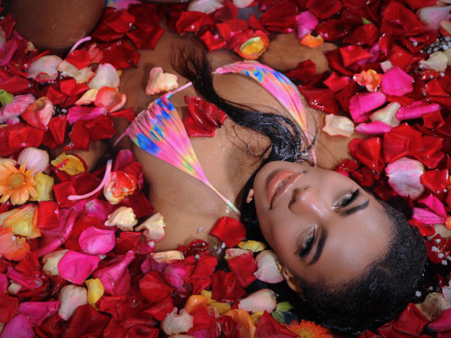 ElaDaniels - Camera khiêu dâm &amp; quyến rũ trực tiếp - 24332445