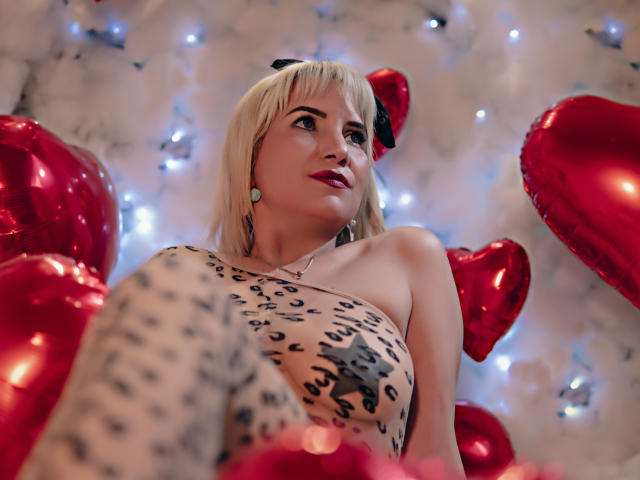 GiuliaAddams - Live porn &amp; sex cam - 24335845