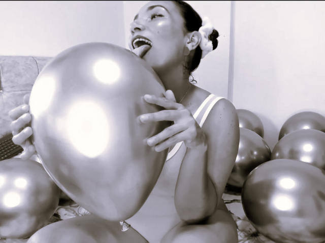 AmberDemons - Live porn &amp; sex cam - 24338177