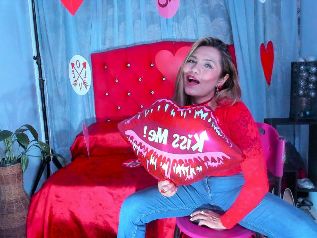 LaraHotXMilf - Sexe cam en vivo - 24341065