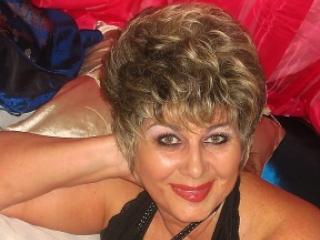 PoshLady - Chat live exciting with this hairy vagina Mature 