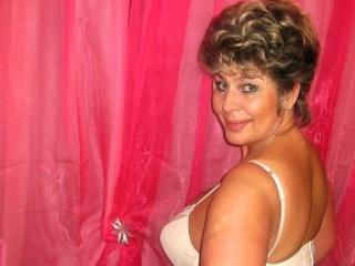 PoshLady - Webcam hard with this standard tits size Mature 