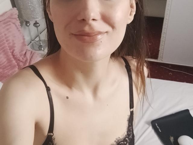 JuliaHuntis - Live sex cam - 24354749