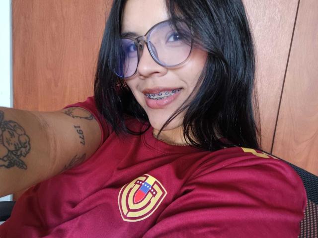 KatyGreyy - Live sex cam - 24356317