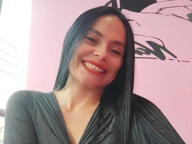 CharlotteCrofort - Live porn &amp; sex cam - 24357925