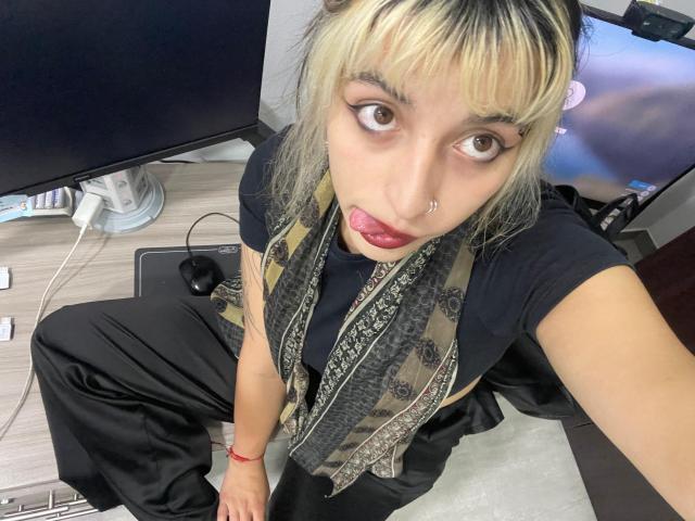 BellaBleu - Live sex cam - 24358653