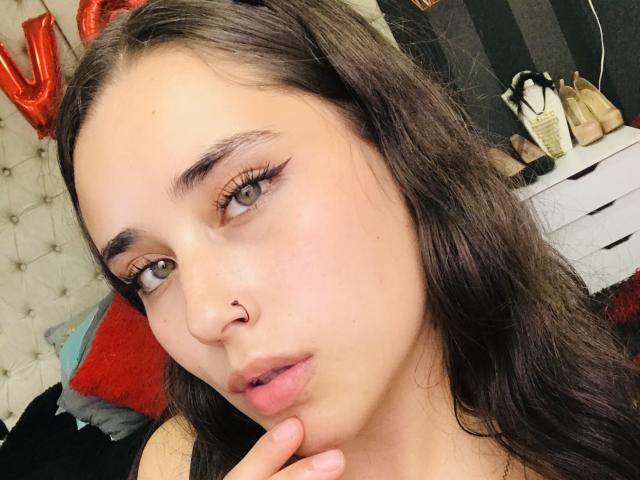 TiffanySilvye - сексуальная веб-камера в реальном времени - 24359261