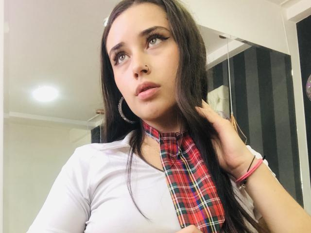 TiffanySilvye - Live sex cam - 24359333