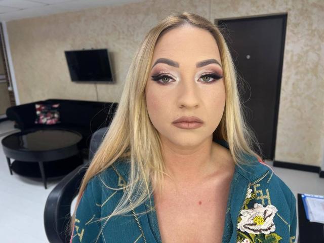 LovingBlondie - Live Sex Cam - 24359953
