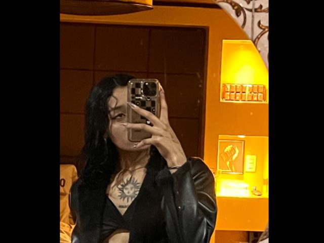 SalomeMille - Live sex cam - 24360225