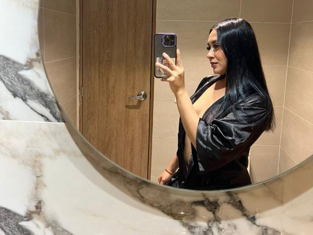 SofiaJames - Live Sex Cam - 24362193