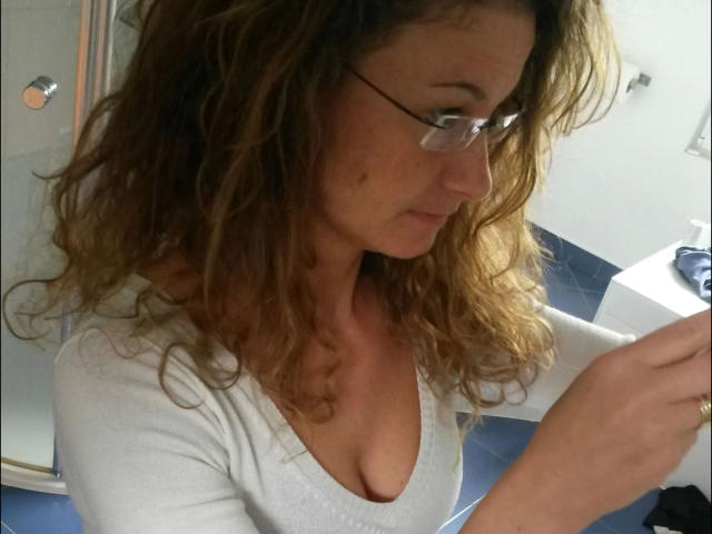 Izzy-Mendosa - Live porn &amp; sex cam - 24364865