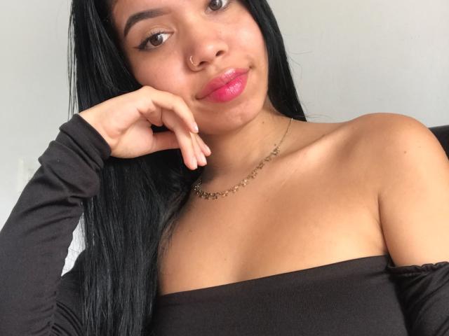EmaGarces - Live sex cam - 24366545