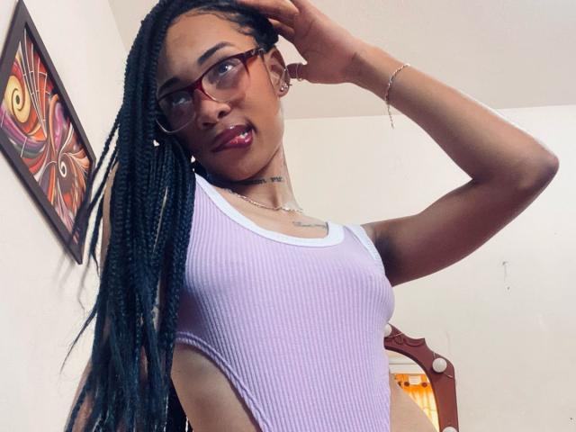 ElaHott - Camera khiêu dâm &amp; quyến rũ trực tiếp - 24367357