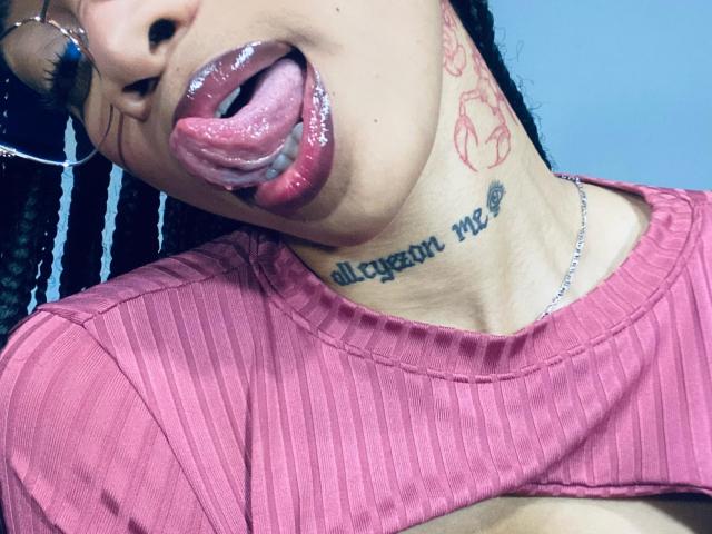 ElaHott - Élő pornó és szexkamera - 24370929