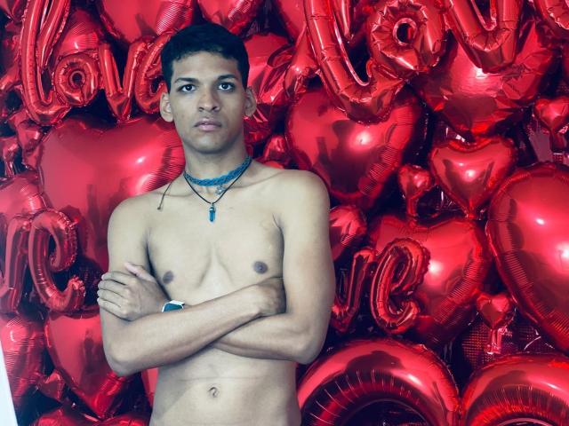 KalebEbony - Sexe cam en vivo - 24383005