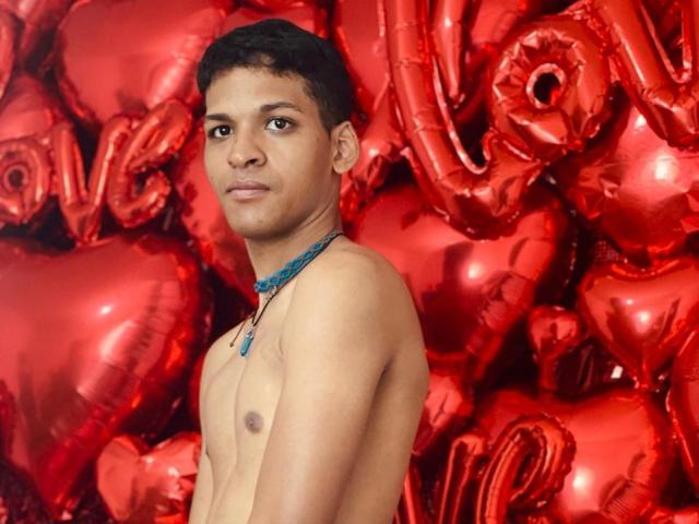 KalebEbony - Sexe cam en vivo - 24383017