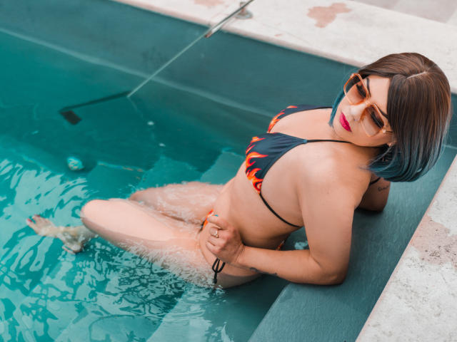 ColetteM - Live sex cam - 24383845