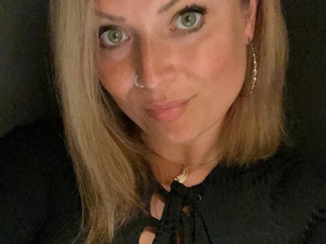 CherieCherry - Live porn &amp; sex cam - 24384397