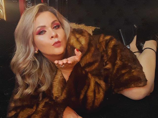 VictoriiaGray - Élő pornó és szexkamera - 24388417