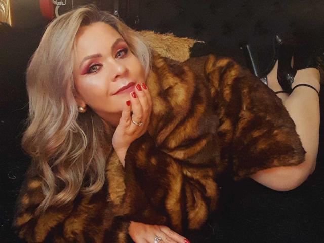 VictoriiaGray - Live porn &amp; sex cam - 24388425