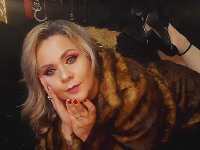 VictoriiaGray - Live porn &amp; sex cam - 24388477