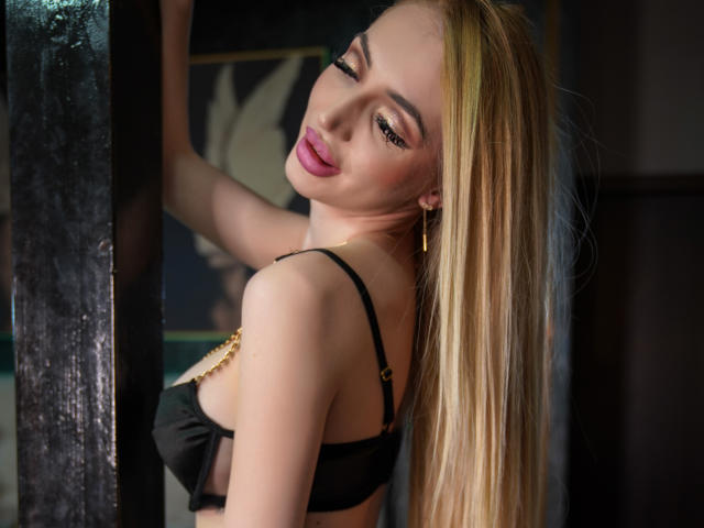 JuliaJuliette - Porno na żywo i seks kamera - 24390433