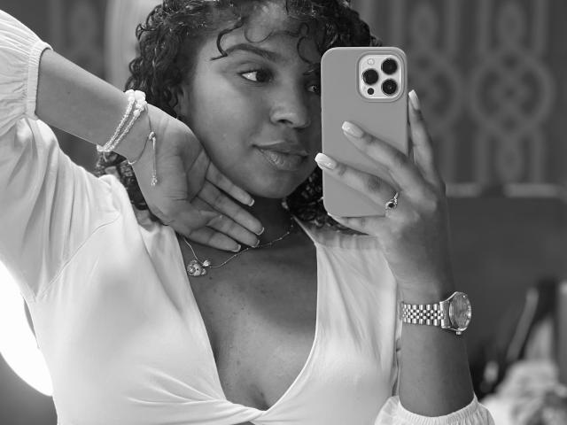 LisaMendez - Live sex cam - 24392413