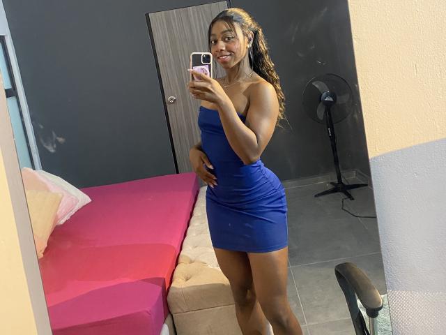 AliceCapper - Élő pornó és szexkamera - 24393785