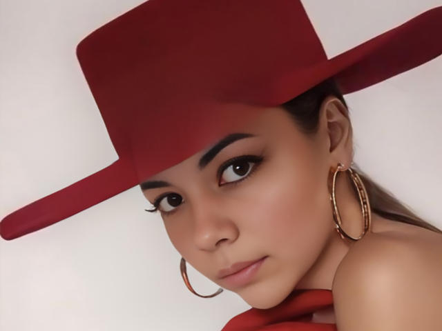 DeliaTop - сексуальная веб-камера в реальном времени - 24394521