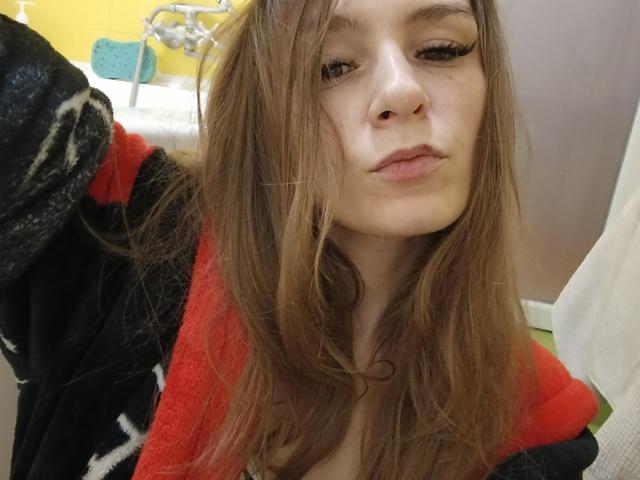 KiraFine - Live porn &amp; sex cam - 24395885