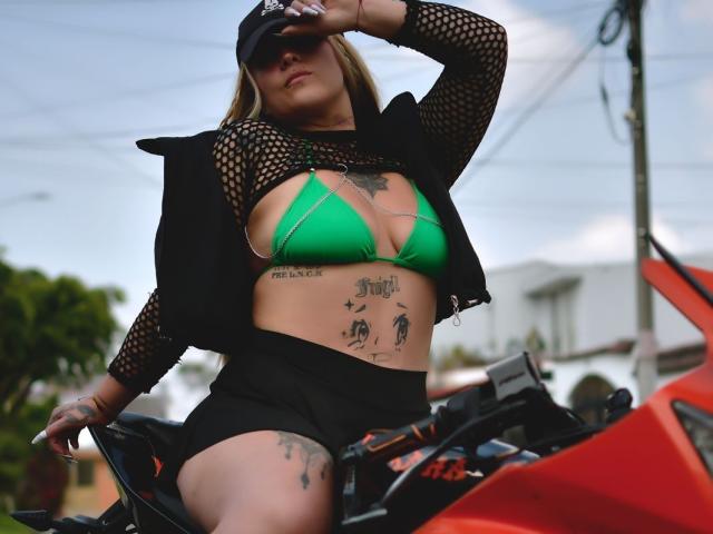 EmilyBlakeMonn - Sexe cam en vivo - 24399629