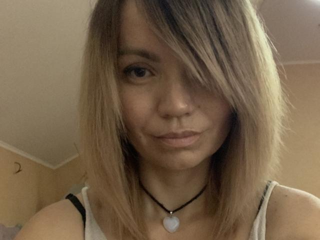 EllaPearlie - Sexe cam en vivo - 24400477