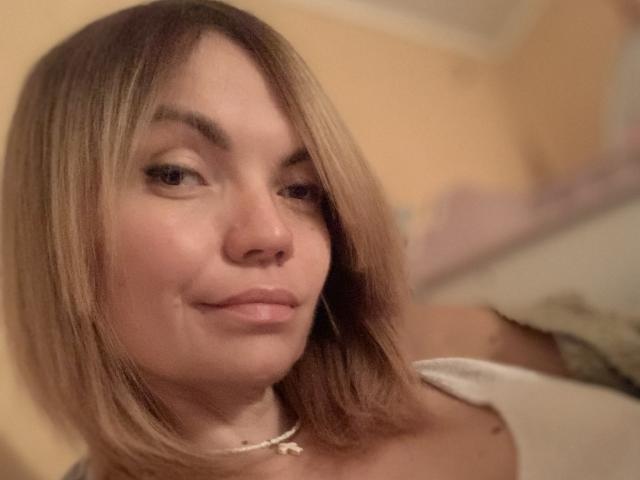 EllaPearlie - Live sex cam - 24400489
