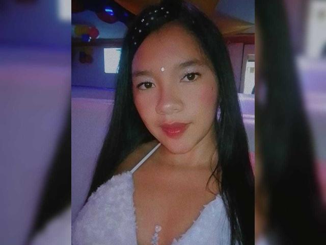 EmelyWhitte - сексуальная веб-камера в реальном времени - 24407433