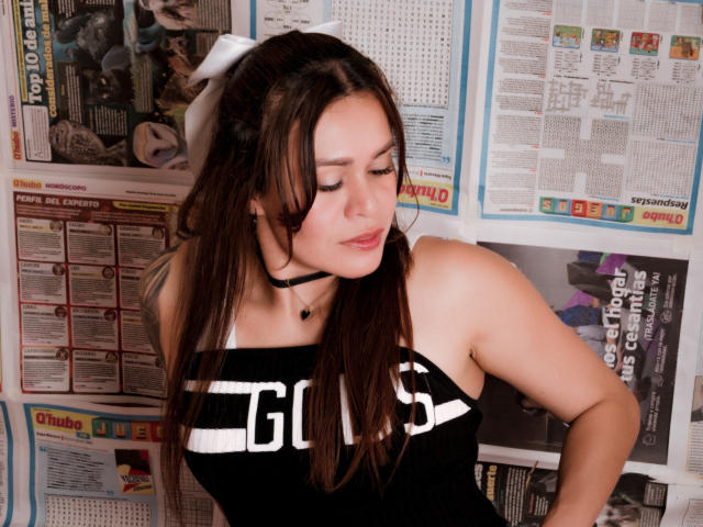 LuciHotDesire - Live porn &amp; sex cam - 24412077