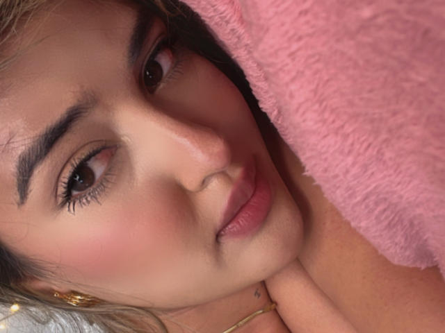 MaeCollins - Live porn &amp; sex cam - 24413313