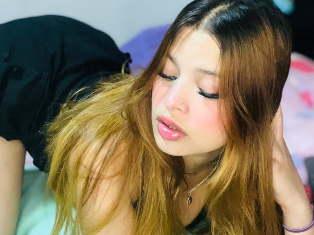 ShantalSummer - Porno na żywo i seks kamera - 24414249