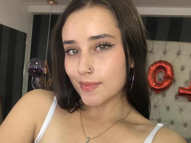 TiffanySilvye - Live sex cam - 24417605