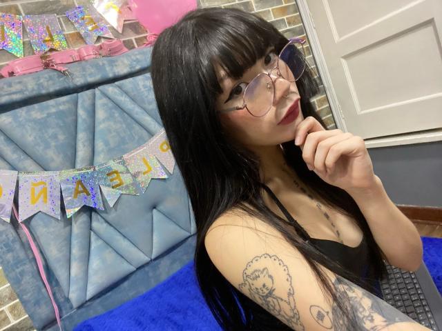 VioletaBenz - Live sex cam - 24422625