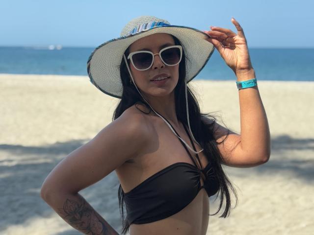 SalmaSoto - Élő pornó és szexkamera - 24425253