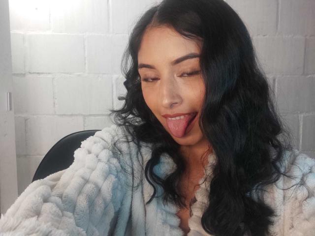 EmilyVv - Live porn &amp; sex cam - 24432421