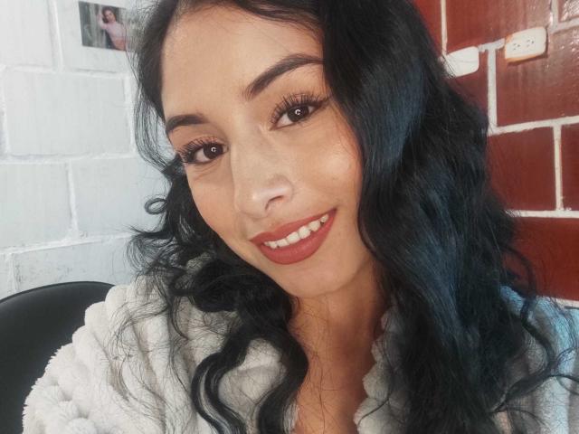 EmilyVv - Camera khiêu dâm &amp; quyến rũ trực tiếp - 24432461