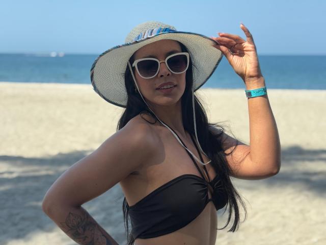 SalmaSoto - Élő pornó és szexkamera - 24436645