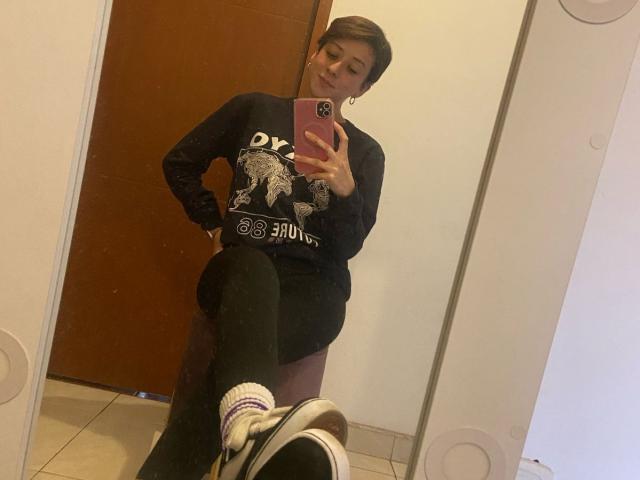 ValeriaNaughtySex - Live porno og sexkamera - 24438725