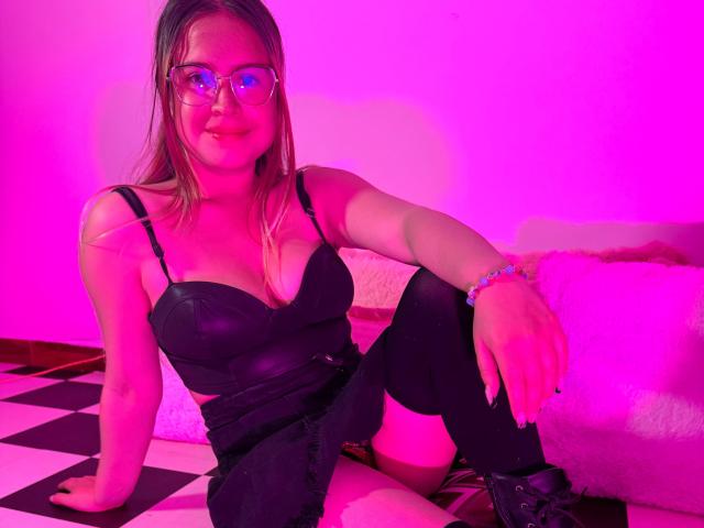 MelaniBecker - Live porn &amp; sex cam - 24439289