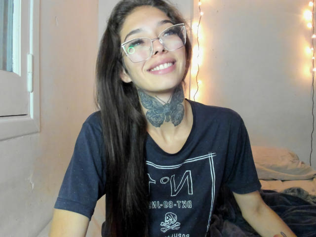 KatieSantana - פורנו בשידור חי ומצלמת סקס - 24444093